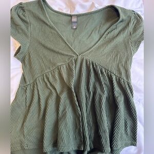 Medium cropped green ALYA top